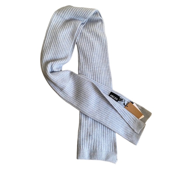 PIECES Ribbed Scarf - Picture 5 of 5